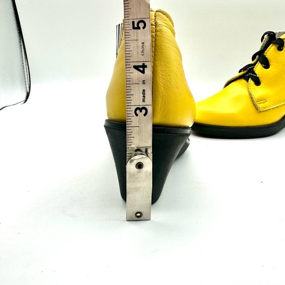 LEATHER YELLOW ANKLE BOOTS WEDGE PLATFORM BOOTS RUBBER SOLE LACE UP BOOTS SIZE 6 - Picture 13 of 16